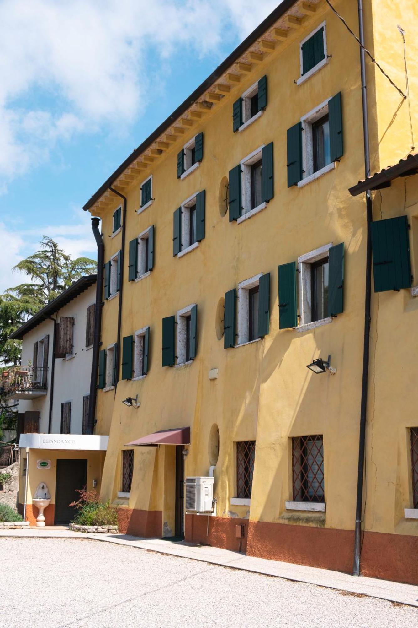 Hotel Vela D'Oro Dependence Bardolino Bagian luar foto