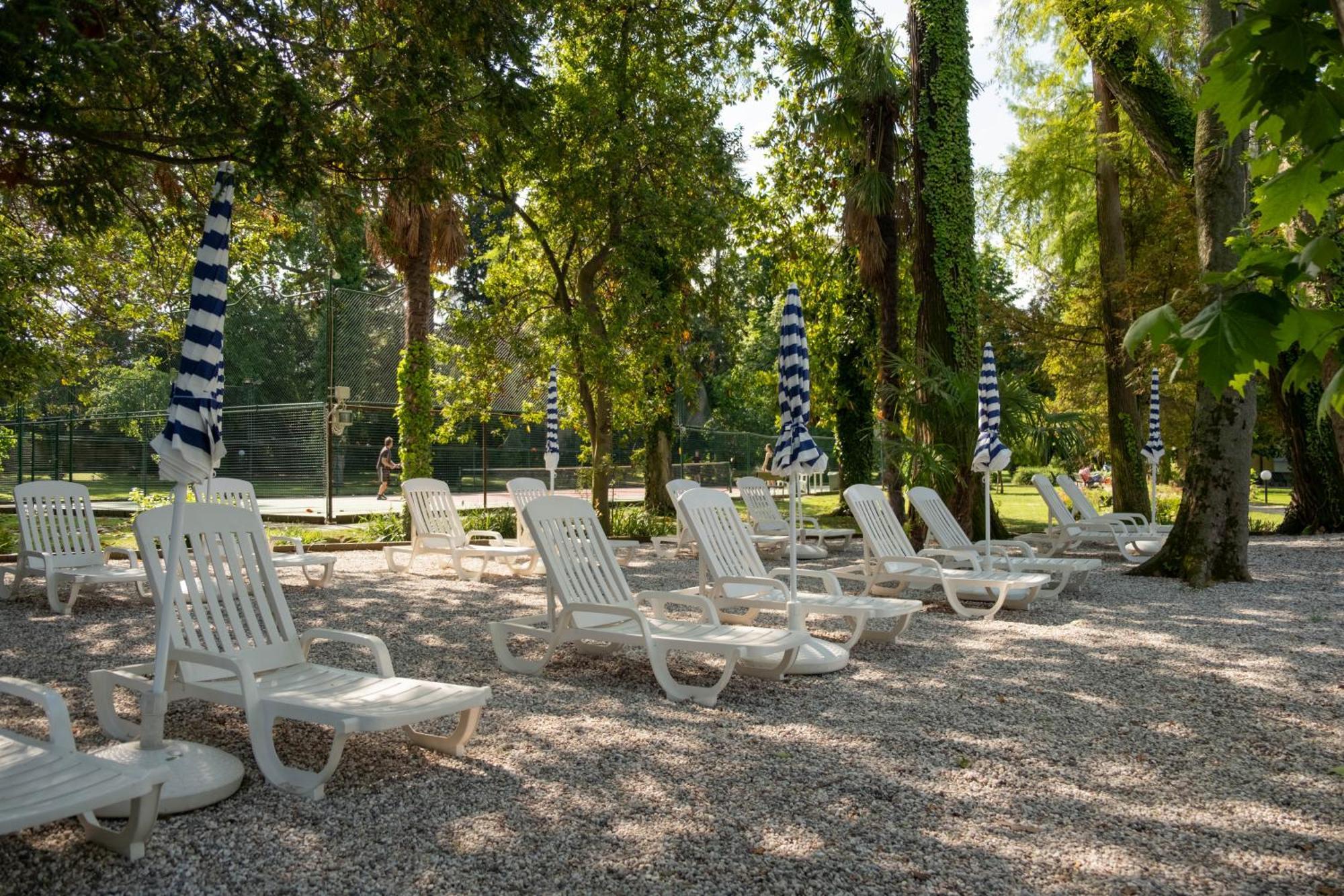 Hotel Vela D'Oro Dependence Bardolino Bagian luar foto